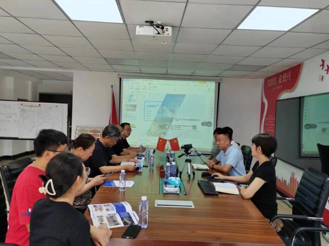 遼寧省測繪地理信息學會理事長楊國范、秘書長高振東一行到公司參觀指導